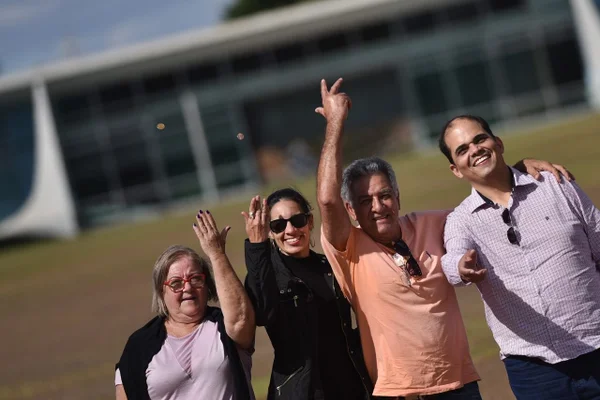 “Cofrinho” do Brasil, espelho d’água do Alvorada recebeu euro e dólar