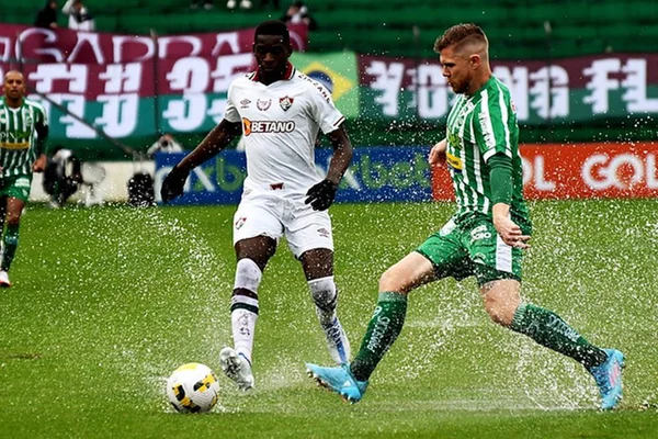 Imagem do jogo entre Juventude e Fluminense