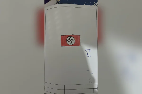PF prende jovem de 19 anos com máscara e caderno de desenhos nazistas - destaque galeria PF prende jovem de 19 anos com máscara e caderno de desenhos nazistas - destaque galeria