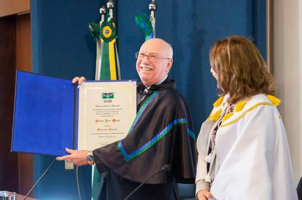 Professor emérito da UnB Onildo João Marini