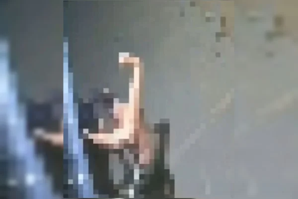Travesti é espancada com soco, chute e puxão de cabelo. Veja vídeo