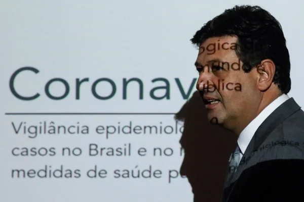 Ministro da Saúde durante coletiva sobre o coronavírus