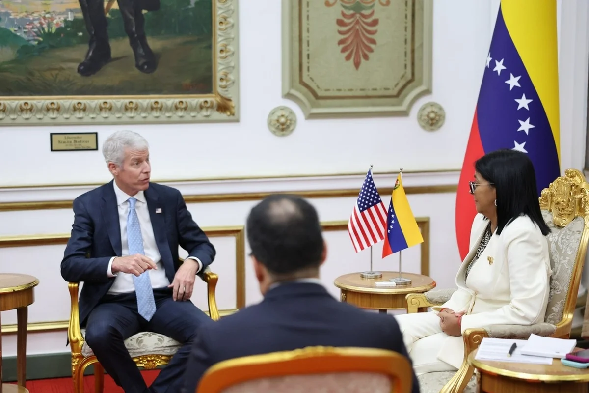 Secretário de Energia dos EUA vai à Venezuela discutir acordo petrolífero