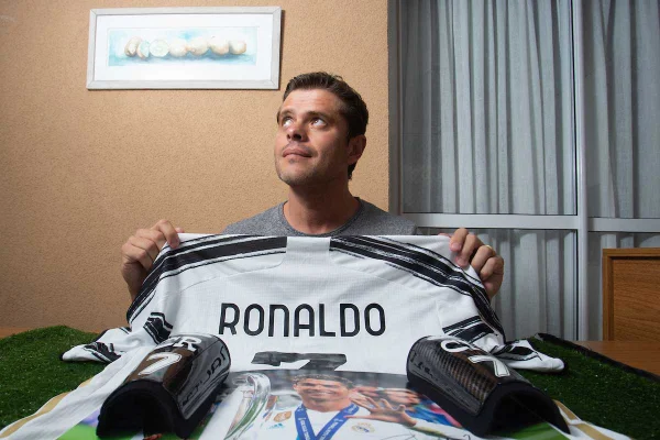 Colecionador de itens de futebol