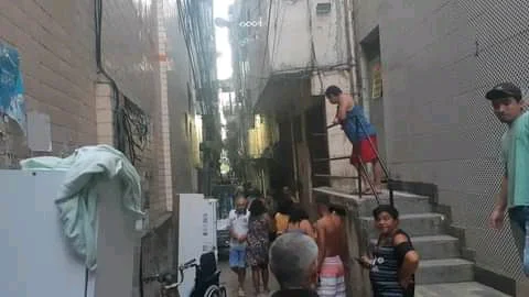 Bombeiros acionados por ameaça de desabamento de prédio em Rio das Pedras