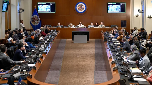 Imagem colorida mostra Conselho Permanente da OEA - Metrópoles