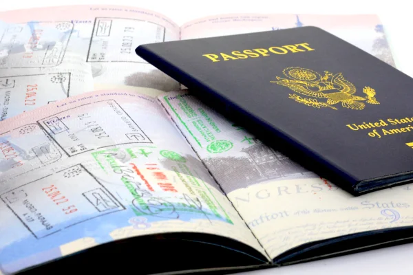 Imagem colorida de passaporte