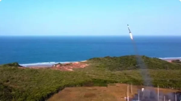 Foguete sul-coreano é derrubado pela FAB no Maranhão após desviar rota - destaque galeria