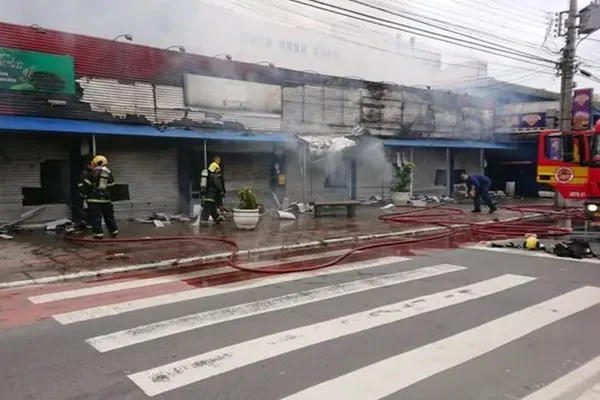 Incêndio em comércio de Florianópolis