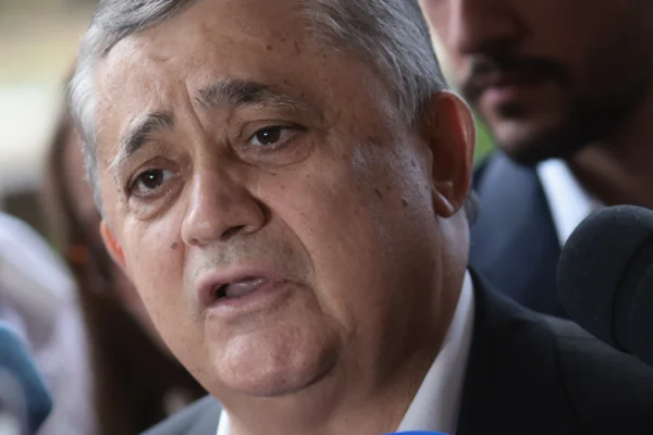 Guimarães vai procurar Alcolumbre para concluir votação da 6×1 esta semana