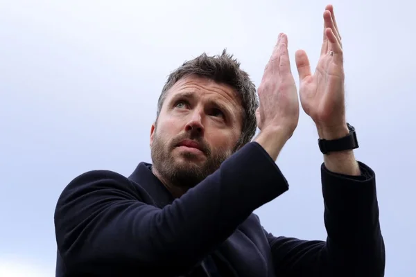 Invicto no United, Carrick atinge feito histórico na Premier League