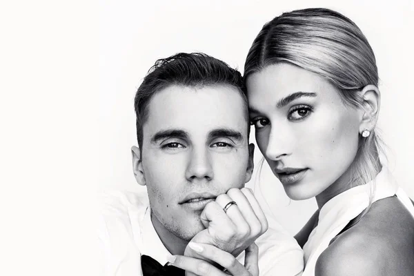 Estilo cachorra? Hailey Bieber revela posição preferida com Justin