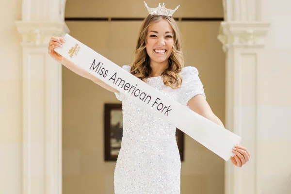 Mãe de miss Brynn Carnesecca revela causa da morte da filha - Metrópoles