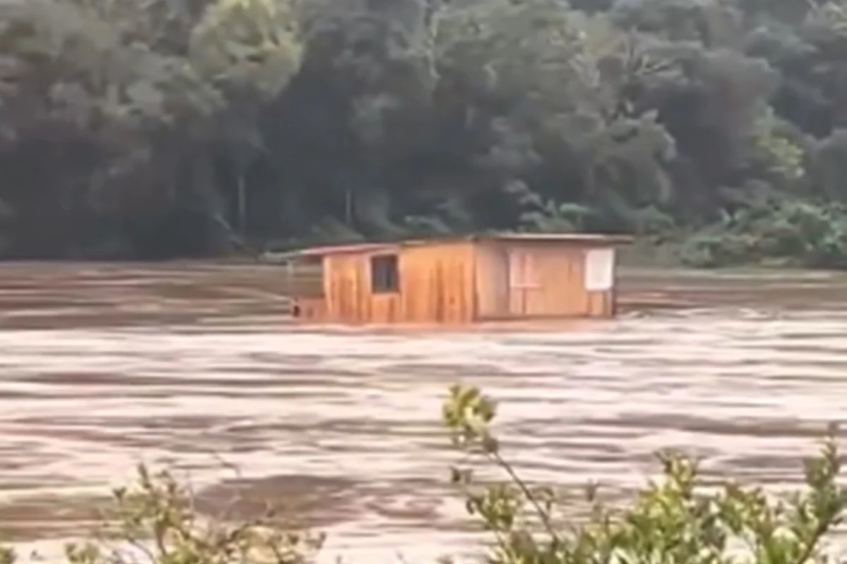 Chuvas no Rio Grande do Sul deixam 1,3 mil desabrigados Chuvas no Rio Grande do Sul deixam 1,3 mil desabrigados
