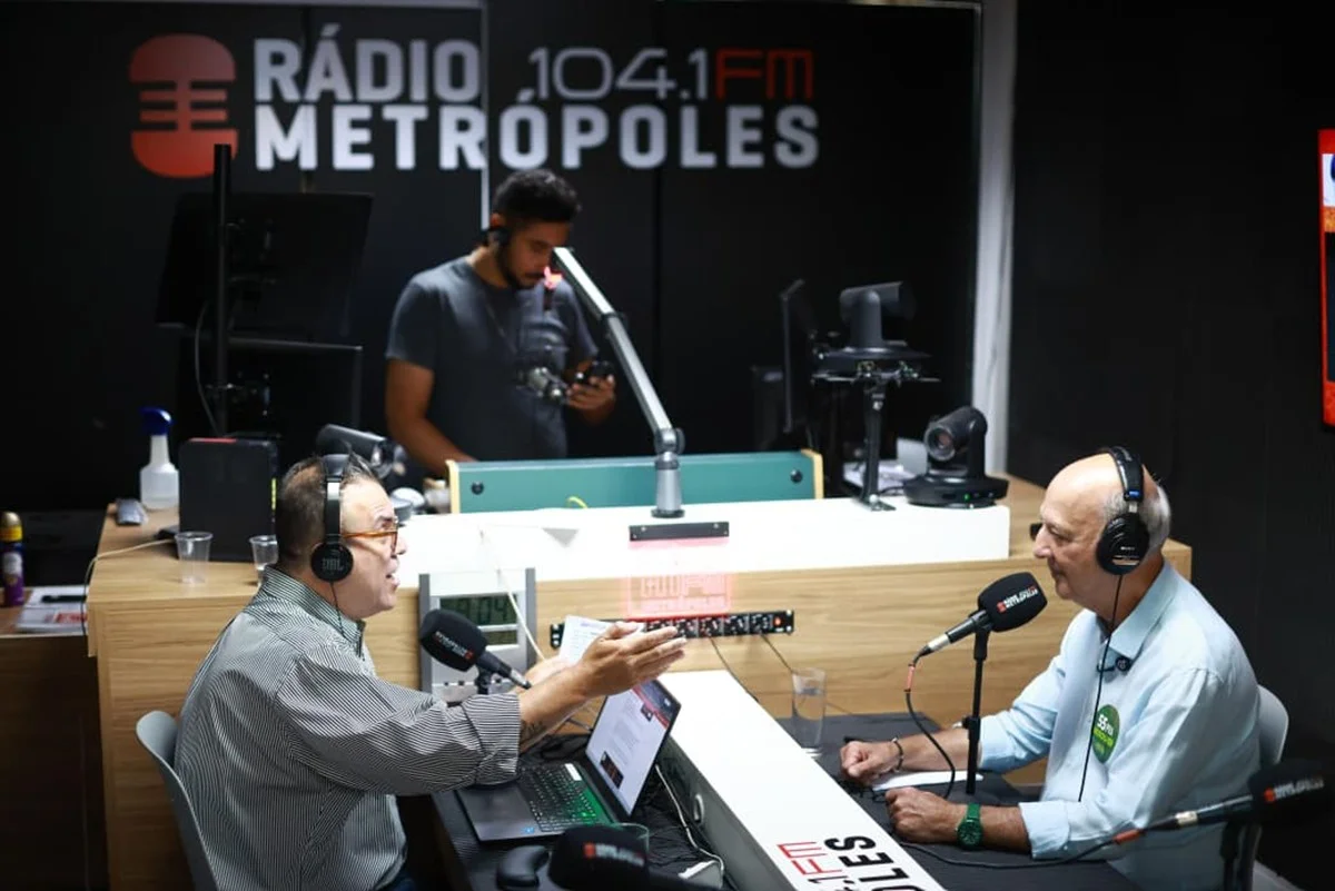 Sabatina de Arruda na Rádio Metrópoles Sabatina de Arruda na Rádio Metrópoles