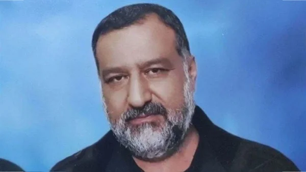 Imagem colorida mostra general Seyed Razi Mousavi, morto na Síria durante ataque aéreo