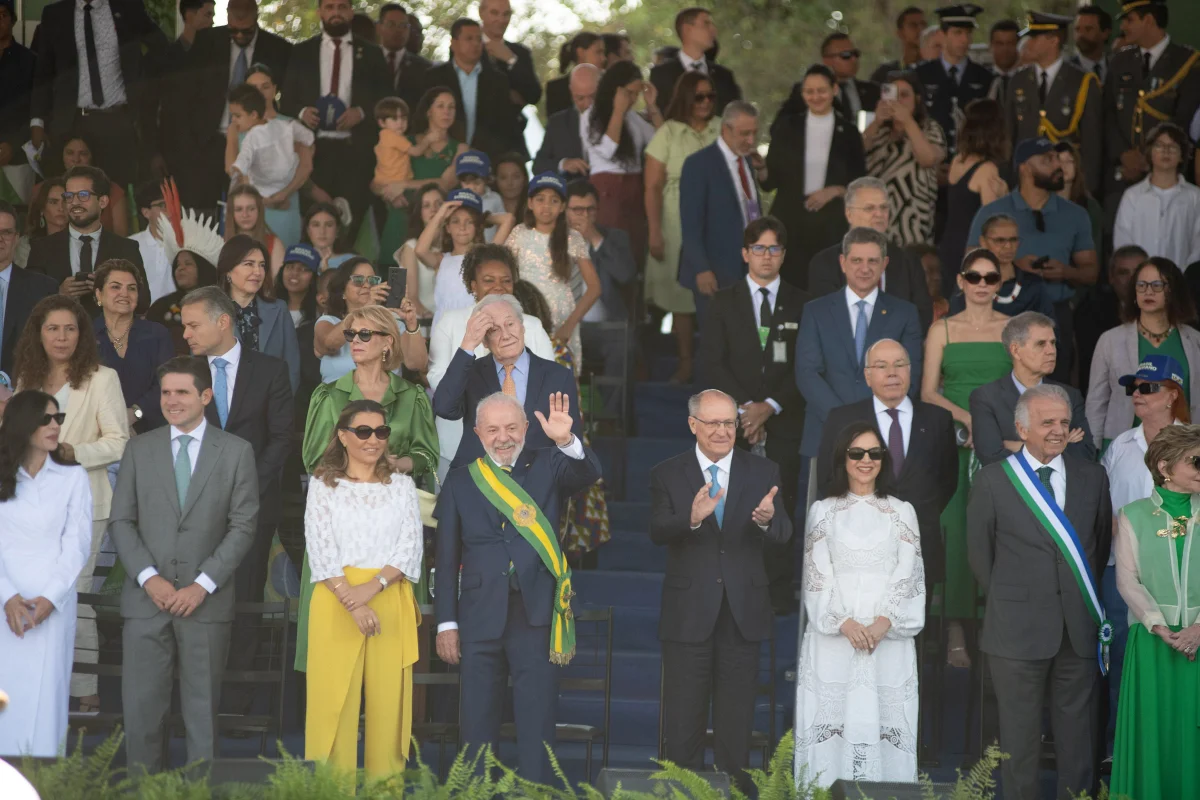 Ministros de Lula e autoridades vão ao desfile de 7 de Setembro - imagem 13 Ministros de Lula e autoridades vão ao desfile de 7 de Setembro - imagem 13