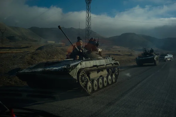 Imagem colorida mostra guerra entre Armênia e Azerbaijão - Metrópoles