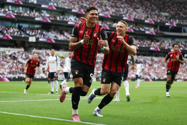 Com gol brasileiro, Bournemouth derrota Tottenham na Premier League
