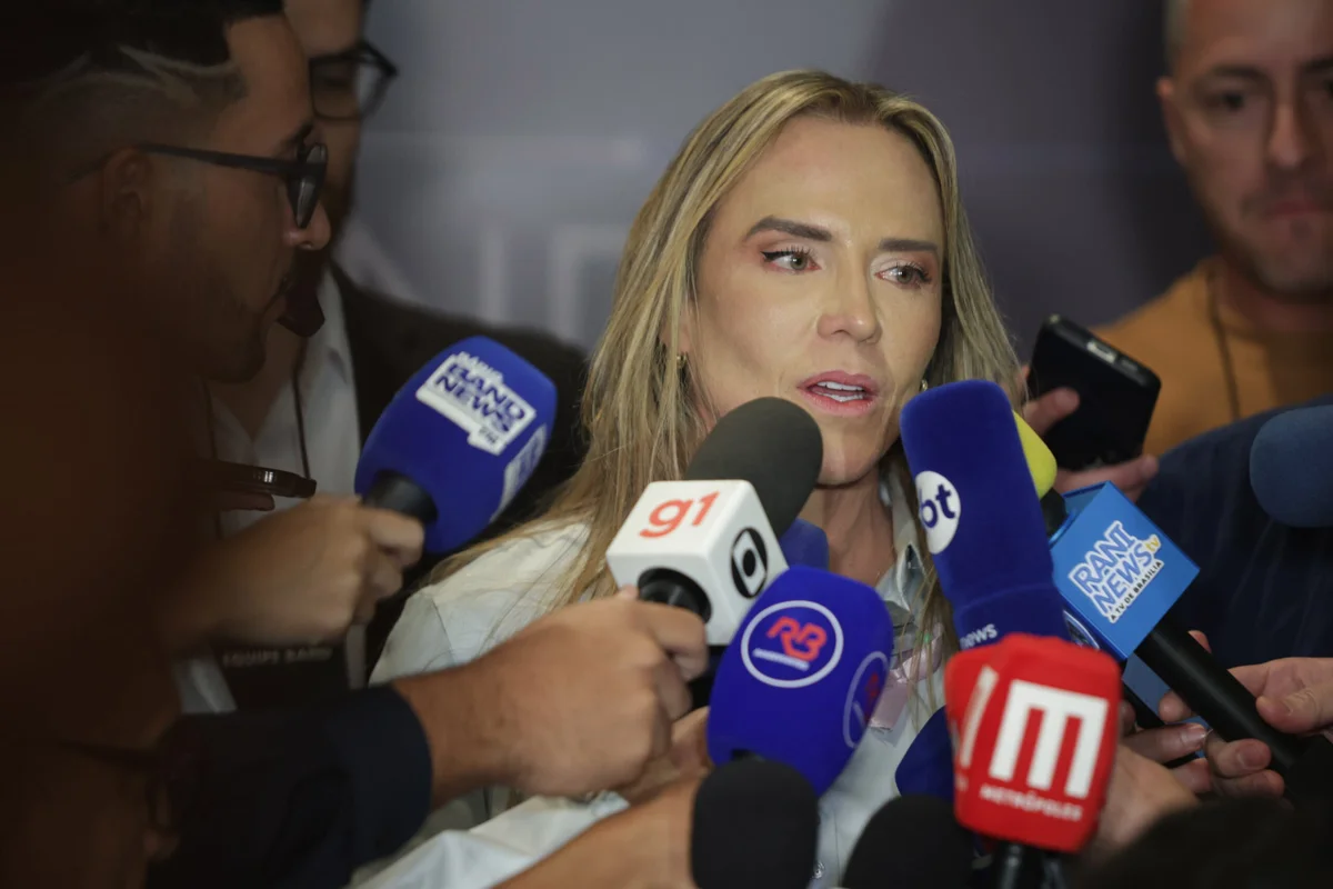 Propostas e alfinetadas: como foi o 1º debate dos candidatos ao GDF - imagem 1 Propostas e alfinetadas: como foi o 1º debate dos candidatos ao GDF - imagem 1