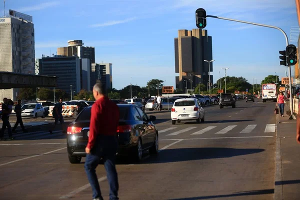 Afinal, os botões nos semáforos de pedestres funcionam?
