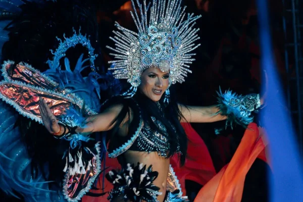 Foto colorida de Isabelle Alcântara