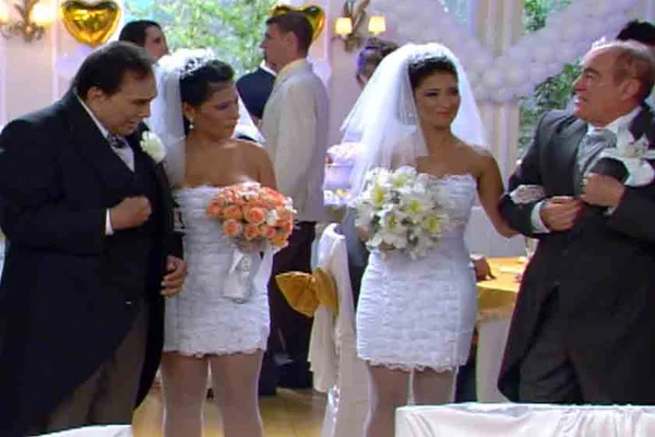Simone e Simaria já “casaram” com Didi e Dedé na TV