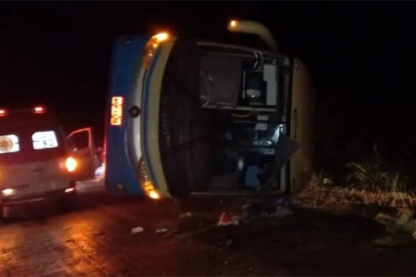 acidente onibus minas gerais