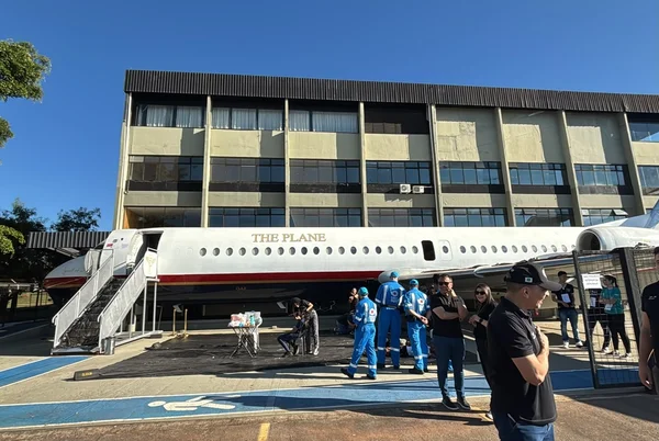 Simulado de queda de avião é feito em restaurante da Asa Sul