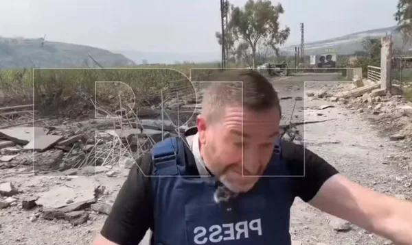 imagem colorida repórter escpaa de missil libano