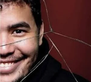 Chamado de “Paraíba”, colunista do Notícias da TV desabafa e chora