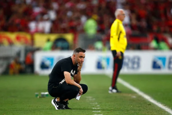 Vitória nos pênaltis acende o alerta do Flamengo para a Libertadores