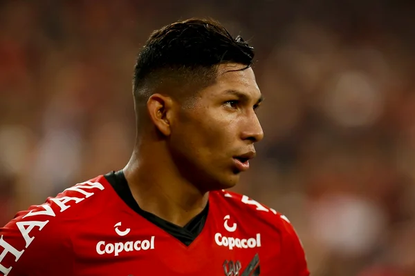 Em semana de estreia, Palmeiras negocia com Rony do Athletico-PR