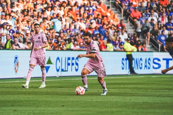 Messi brilha e Inter Miami garante vaga em final nos EUA
