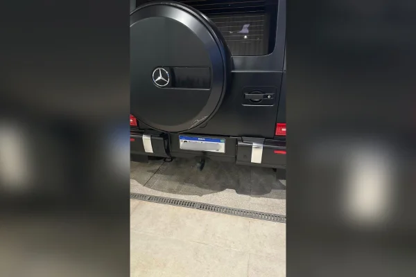 PF acha armas e carrão igual ao de Kim Kardashian em operação no Rio - destaque galeria