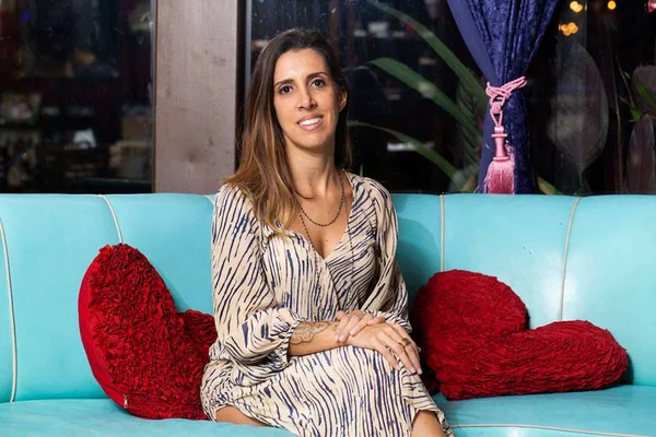 Coach Paula Abreu movimenta restaurante Universal Diner com bate-papo