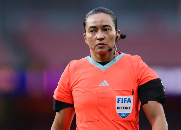 Edina Batista, árbitra brasileira da Fifa