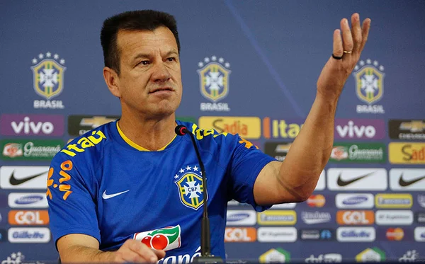 Após vitória contra Venezuela, Dunga dá nota 8,5 para Seleção Brasileira