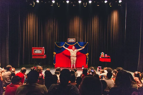 Palhágico Chocou se apresenta no teatro Sesc em outubro
