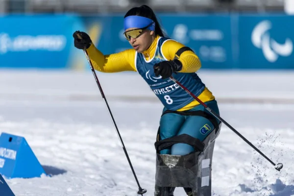 Paralimpíadas de Inverno começam nesta sexta-feira (6/3), e Elena Sena estreia após uma trajetória de superação e títulos internacionais - Metrópoles