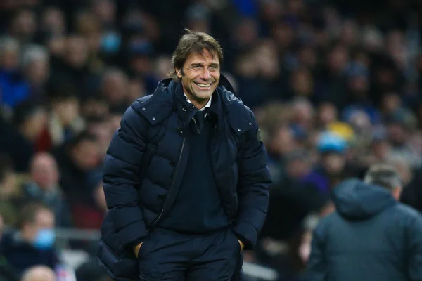 Conte treinando o Tottenham