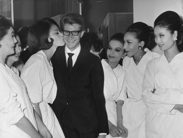 Aniversário de Yves Saint Laurent: conheça sua mistura de moda e arte