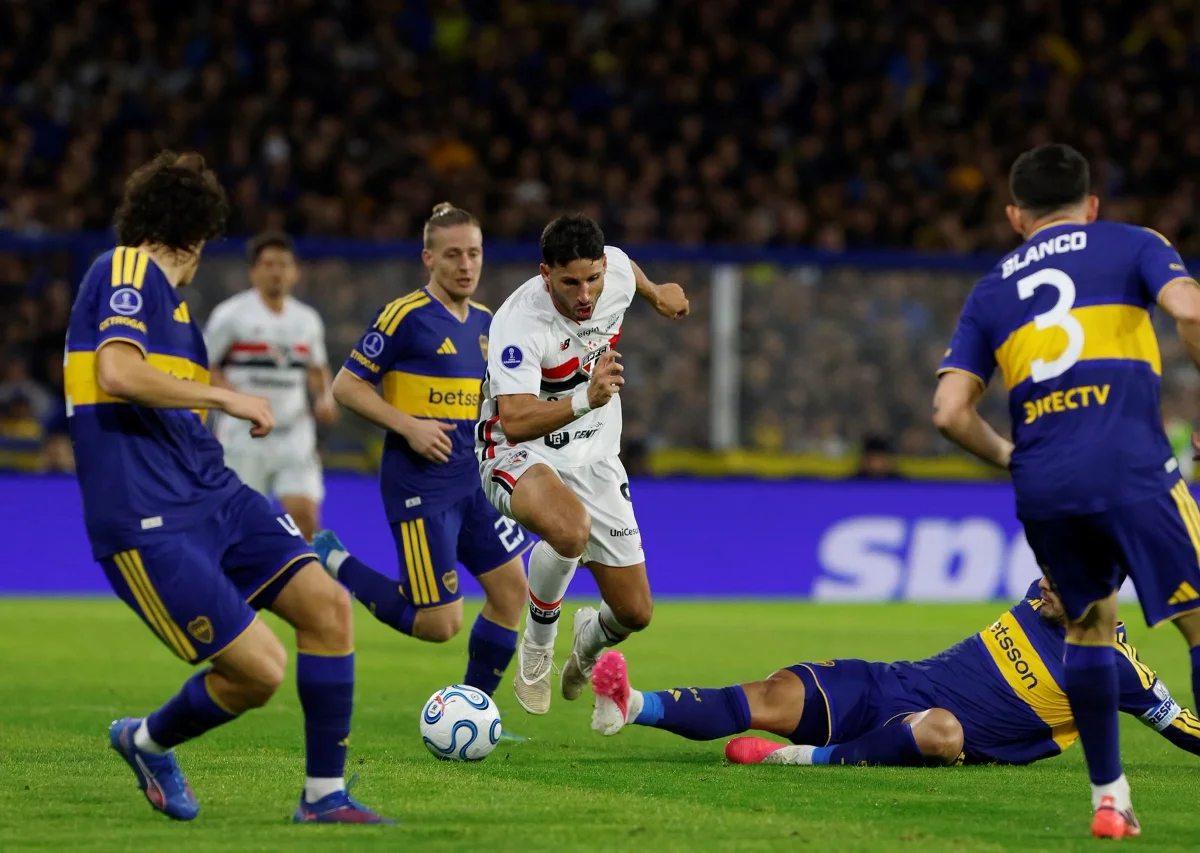 Em Buenos Aires, o Boca Juniors venceu o São Paulo por 1 x 0 Em Buenos Aires, o Boca Juniors venceu o São Paulo por 1 x 0