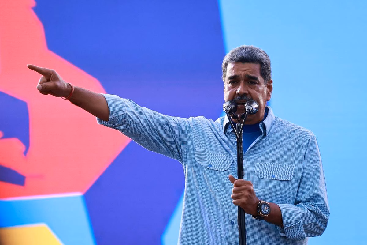 Maduro acusa EUA de iniciar ofensiva para roubar petróleo da Venezuela 3 O presidente da Venezuela, Nicolás Maduro, durante discurso