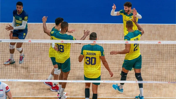 Liga das Nações de vôlei: Brasil se recupera e vira contra Eslovênia