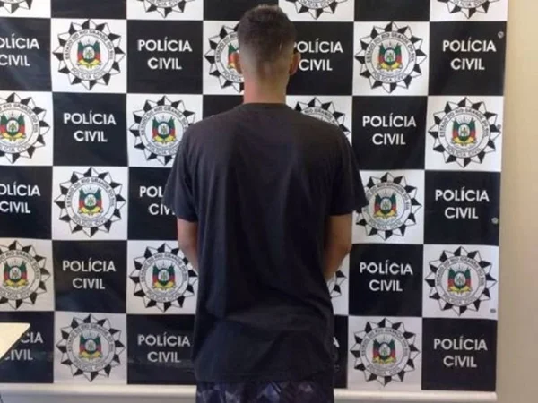 Jovem é preso após compartilhar vídeo de estupro coletivo