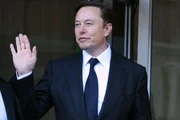 O rótulo de trilionário para Musk durou pouco até sua fortuna voltar a ser bilionária