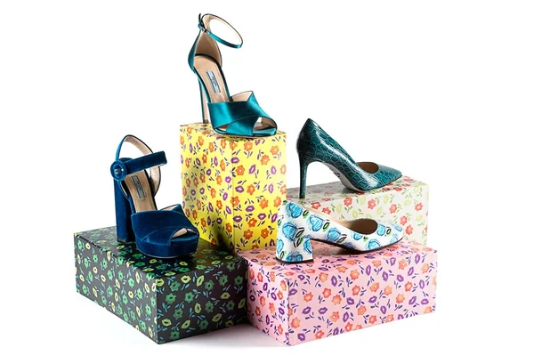 Prada personaliza sapatos nesta temporada. Confira!