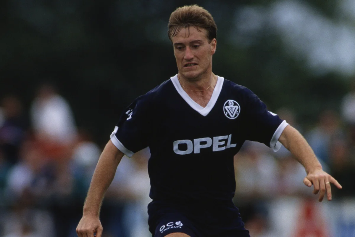 Didier Deschamps atuou pelo Bordeaux por empréstimo do Olympique de Marselha. Didier Deschamps atuou pelo Bordeaux por empréstimo do Olympique de Marselha.