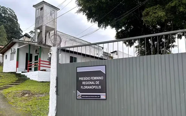 presídio feminino de Florianópolis